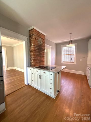 421 Hawthorne Lane, Charlotte, NC 28204