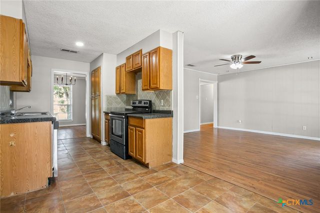 1813 Bundrant Drive, Killeen, TX 76543