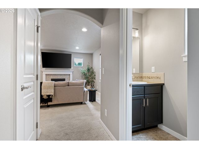 3034 GUADALUPE Way, Eugene, OR 97408