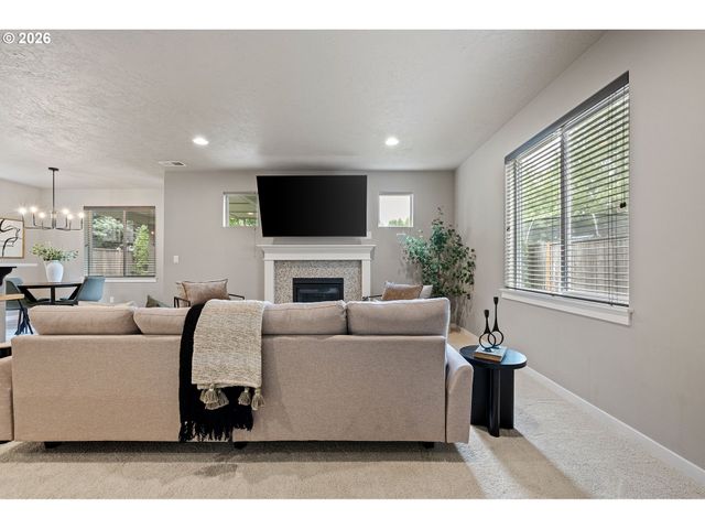 3034 GUADALUPE Way, Eugene, OR 97408