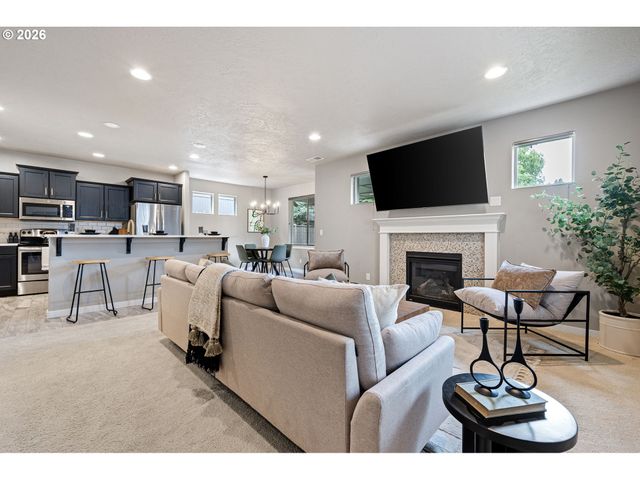 3034 GUADALUPE Way, Eugene, OR 97408