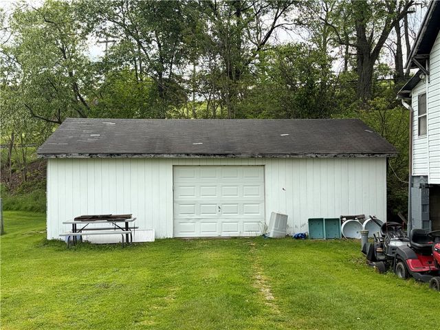 420 Old Plank, South Franklin, PA 15301
