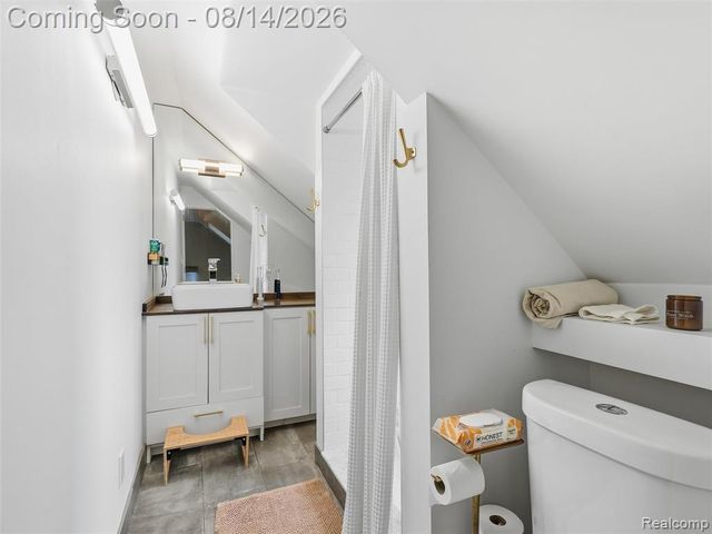 2056 Cambridge Road, Berkley, MI 48072