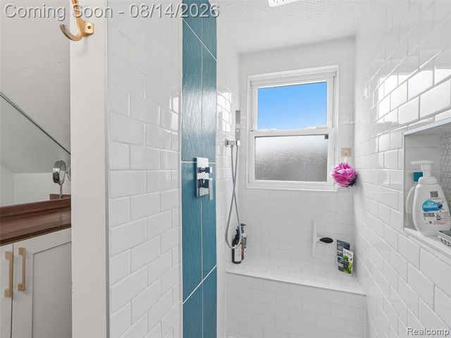 2056 Cambridge Road, Berkley, MI 48072