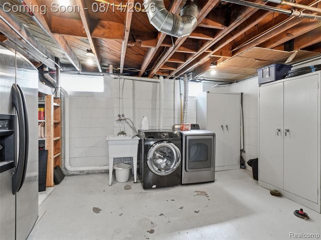 2056 Cambridge Road, Berkley, MI 48072