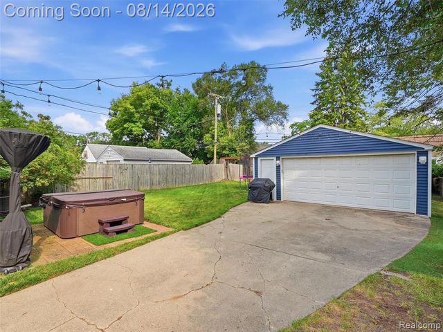 2056 Cambridge Road, Berkley, MI 48072