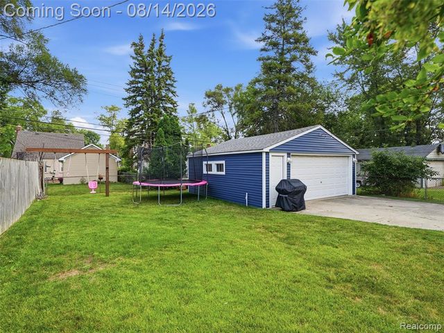 2056 Cambridge Road, Berkley, MI 48072