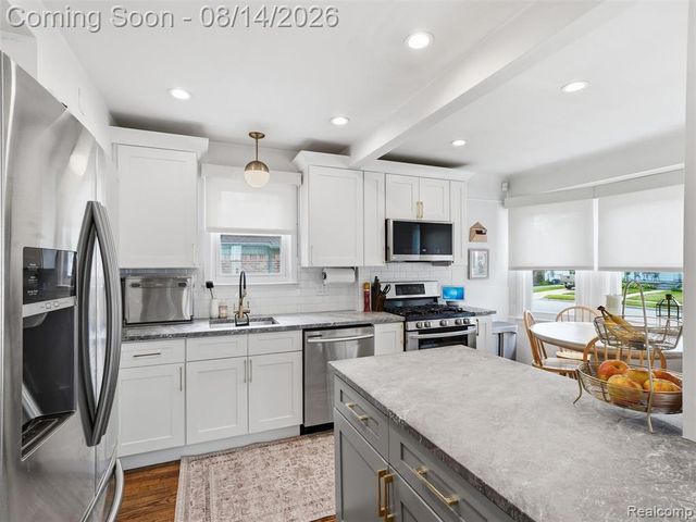 2056 Cambridge Road, Berkley, MI 48072