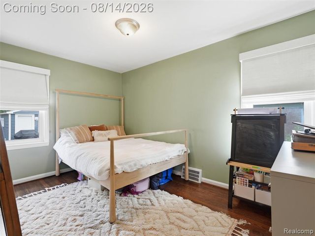 2056 Cambridge Road, Berkley, MI 48072