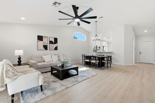 1146 W 20TH Avenue, Apache Junction, AZ 85120