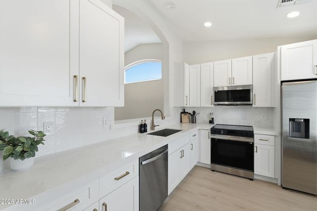 1146 W 20TH Avenue, Apache Junction, AZ 85120