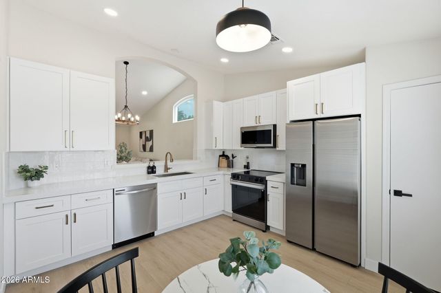 1146 W 20TH Avenue, Apache Junction, AZ 85120