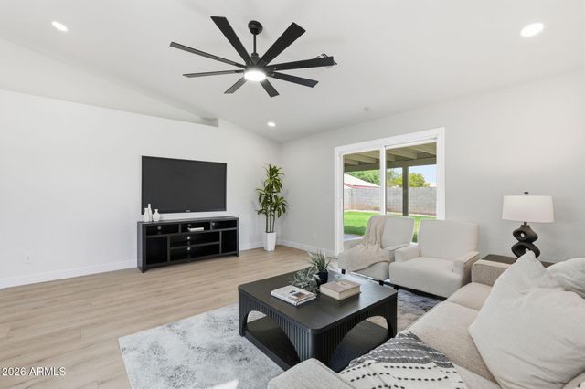 1146 W 20TH Avenue, Apache Junction, AZ 85120