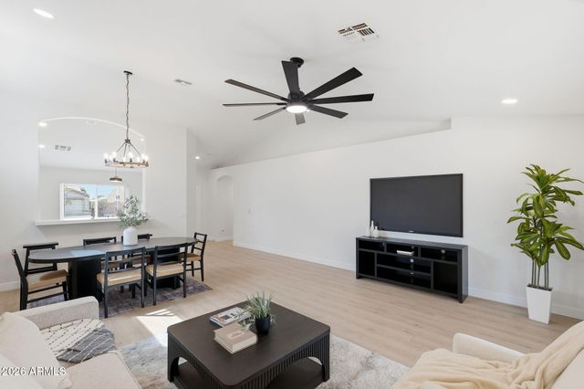 1146 W 20TH Avenue, Apache Junction, AZ 85120