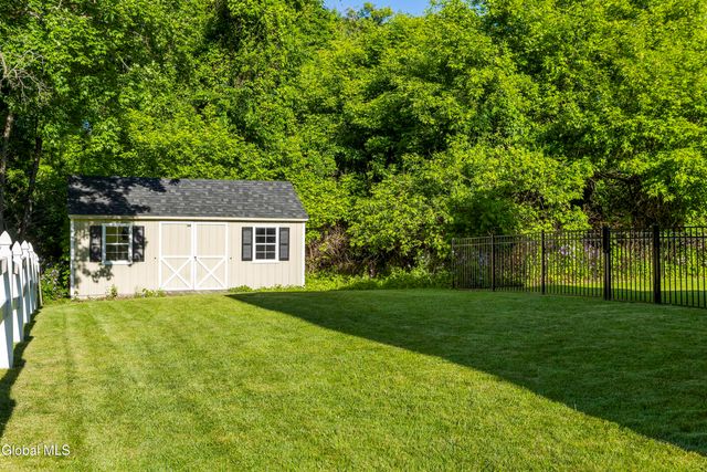 206 N Lake Avenue, Brunswick, NY 12180