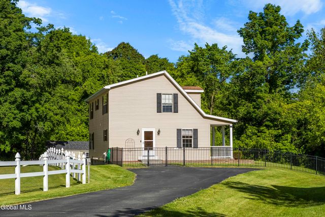 206 N Lake Avenue, Brunswick, NY 12180
