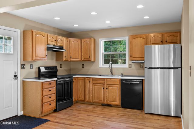 206 N Lake Avenue, Brunswick, NY 12180
