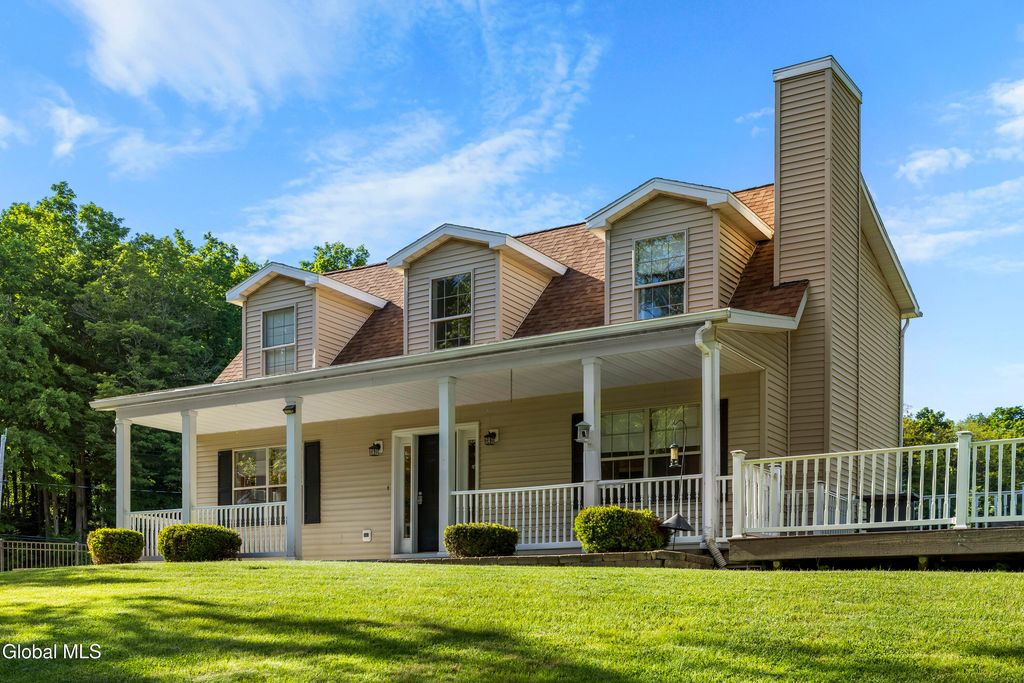 206 N Lake Avenue, Brunswick, NY 12180