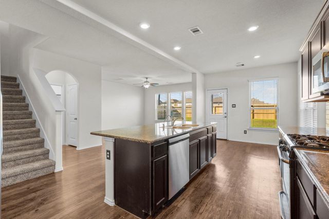 506 Waterside Ridge Lane, La Marque, TX 77568