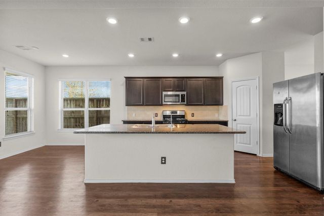 506 Waterside Ridge Lane, La Marque, TX 77568