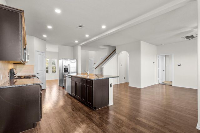 506 Waterside Ridge Lane, La Marque, TX 77568