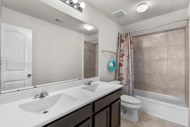 506 Waterside Ridge Lane, La Marque, TX 77568