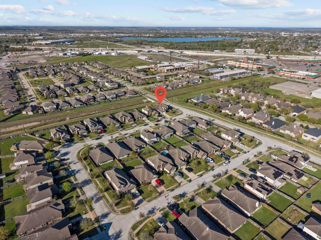 506 Waterside Ridge Lane, La Marque, TX 77568