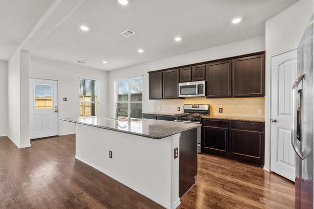 506 Waterside Ridge Lane, La Marque, TX 77568