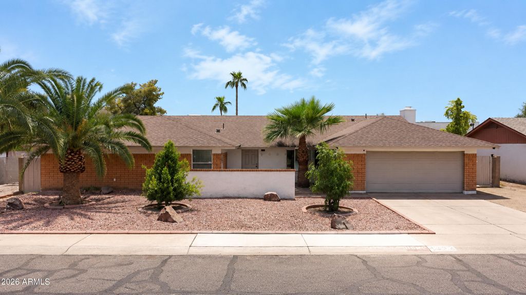 4237 W HARTFORD Avenue, Glendale, AZ 85308 — exterior