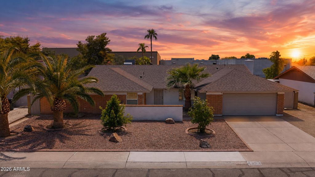 4237 W HARTFORD Avenue, Glendale, AZ 85308 — photo 2