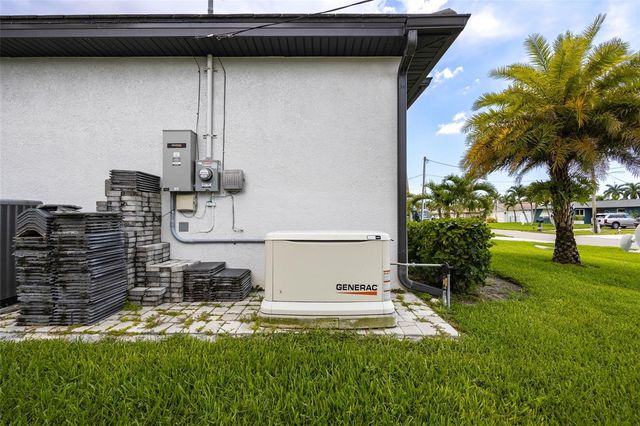 3619 SE 16TH PLACE, Cape Coral, FL 33904