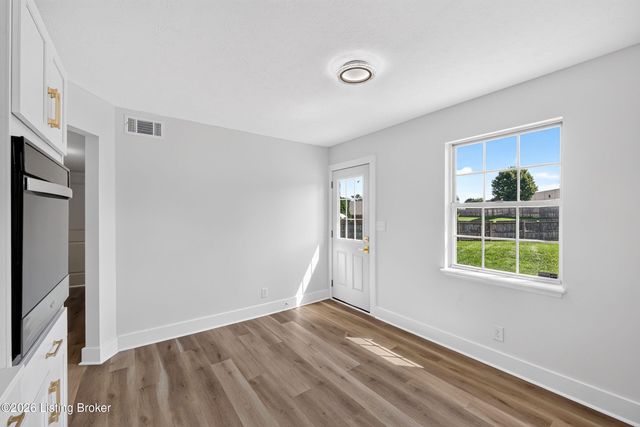 4609 Slate Run Ct, Louisville, KY 40229
