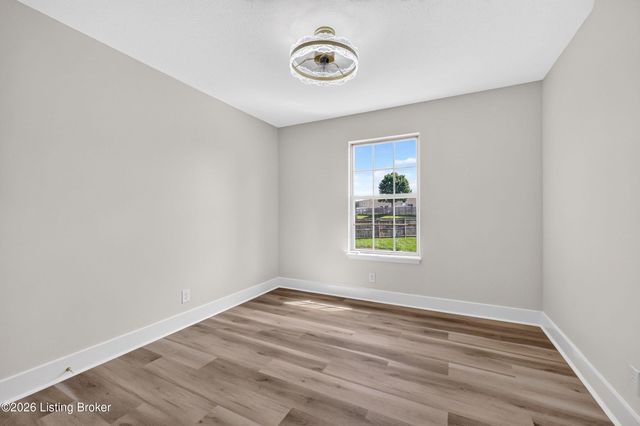 4609 Slate Run Ct, Louisville, KY 40229
