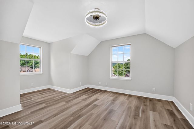 4609 Slate Run Ct, Louisville, KY 40229