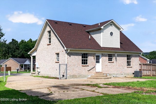 4609 Slate Run Ct, Louisville, KY 40229