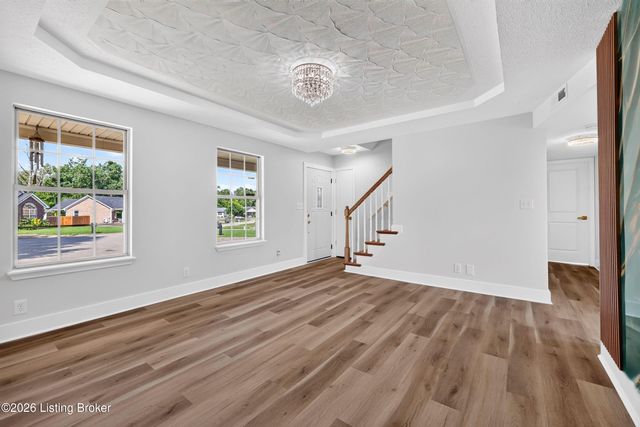 4609 Slate Run Ct, Louisville, KY 40229