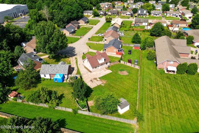 4609 Slate Run Ct, Louisville, KY 40229