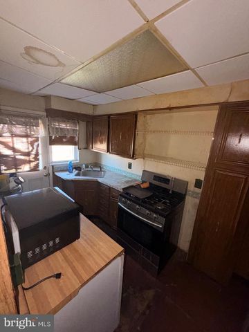 136 KINGSTON RD, Baltimore, MD 21220