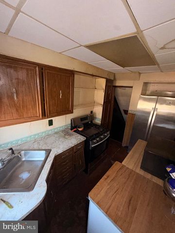 136 KINGSTON RD, Baltimore, MD 21220
