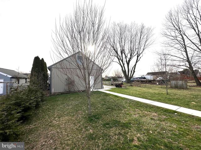 212 MAIN ST, Red Hill, PA 18076