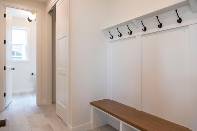 3627 Knightsbridge Trail N, Lake Elmo, MN 55042