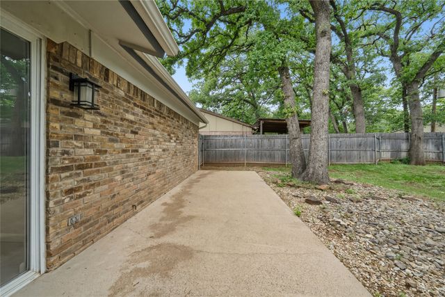 4723 Crest Drive, Arlington, TX 76017