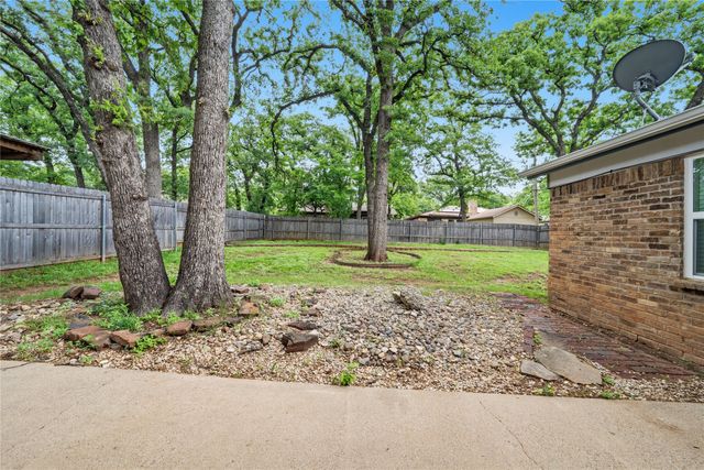4723 Crest Drive, Arlington, TX 76017