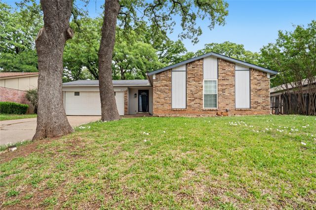 4723 Crest Drive, Arlington, TX 76017