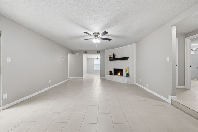 4723 Crest Drive, Arlington, TX 76017