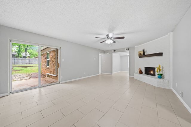 4723 Crest Drive, Arlington, TX 76017