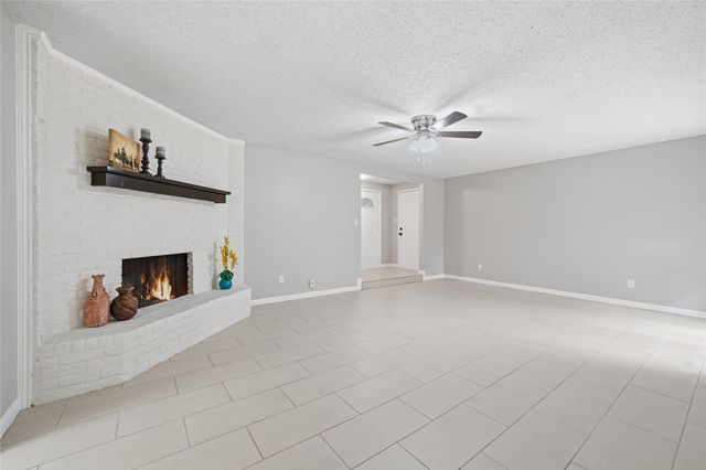 4723 Crest Drive, Arlington, TX 76017