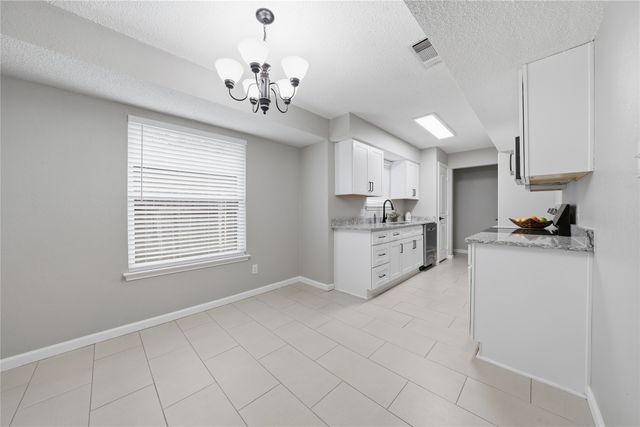 4723 Crest Drive, Arlington, TX 76017