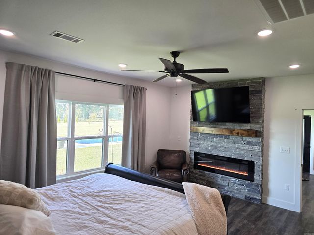 39 Republican Loop, Greenbrier, AR 72058
