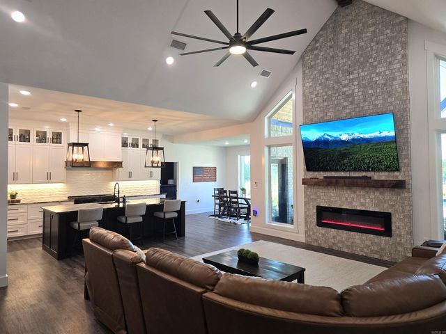 39 Republican Loop, Greenbrier, AR 72058